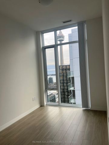 28 Widmer Street #GPH20 - Photo 4