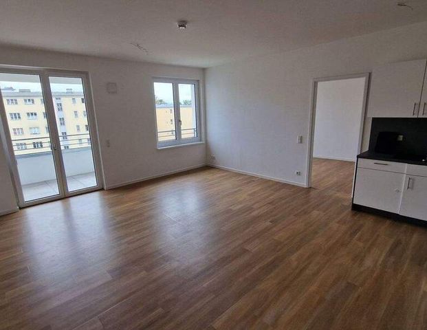 Tolle 2 Zimmer Wohnung mit Süd-Balkon und Einbauküche - Photo 1