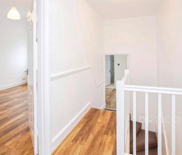 3 bedroom flat to rent - Photo 2
