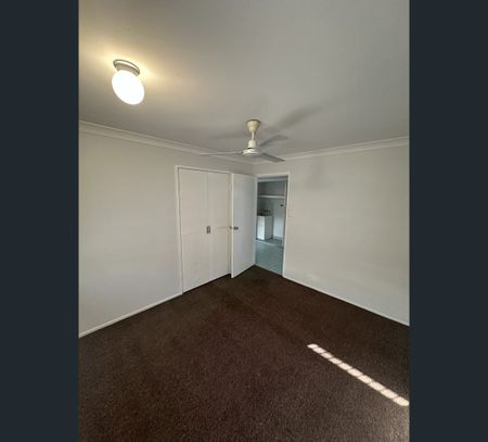 6 Pillich Street, Kawana, Qld 4701 - Photo 4