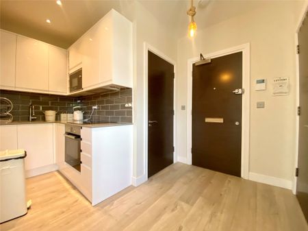 1 bedroom Studio in St James House, Maidenhead - Photo 4