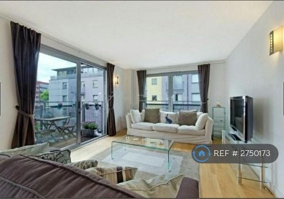1 bedroom in a flat share to rent - Photo 1
