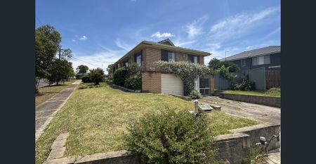 Beautifully Renovated 4-Bedroom Family Home in a Quiet & Convenient Location! - Photo 2