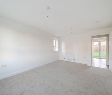 3 bedroom semi-detached house to rent - Photo 2