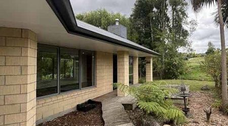 Country Calm and Modern Convenience - Photo 2