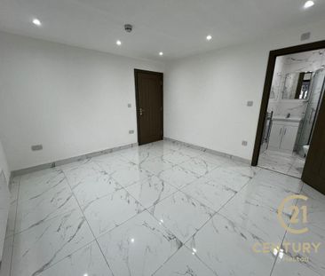 6 bedroom semi-detached house to rent - Photo 2