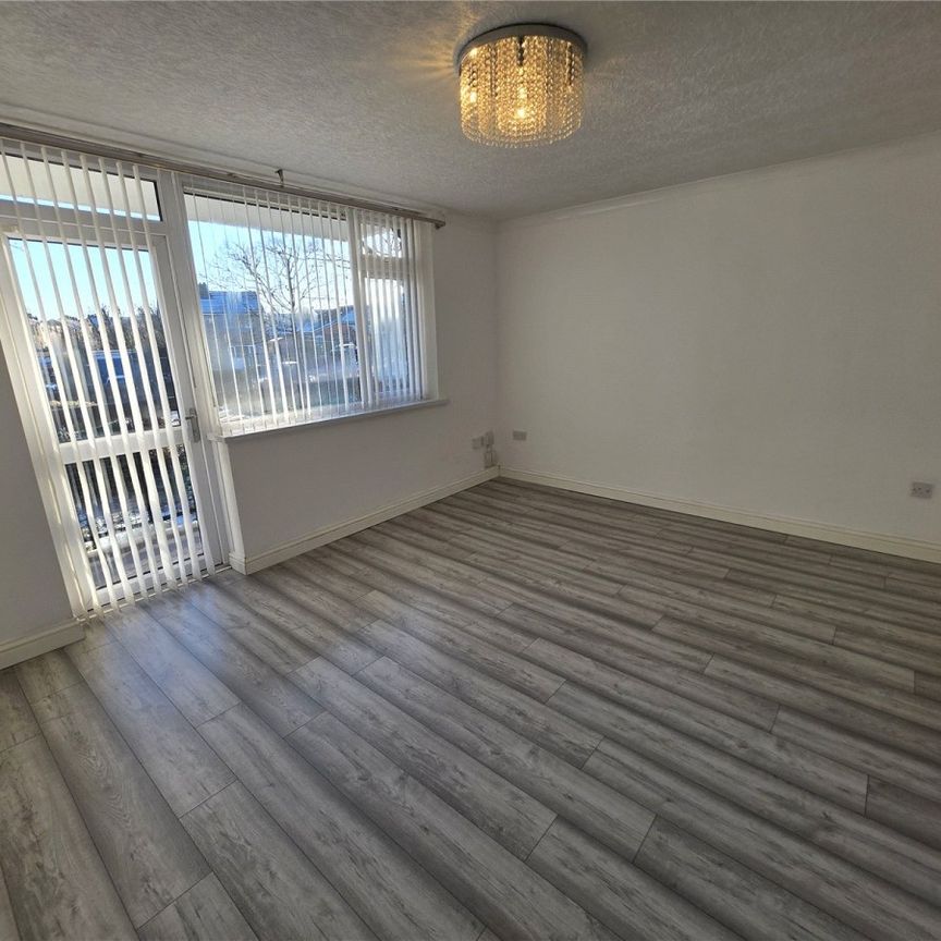 Walker Green, Edge Lane, Dewsbury, WF12 - Photo 1