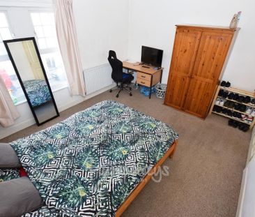 4 bedroom terraced house to rent - Photo 2