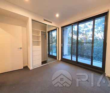 Spacious North facing apartment available NOW - Photo 6