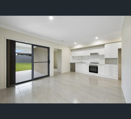 2/184 Denton Park Drive, Aberglasslyn, NSW 2320 - Photo 2