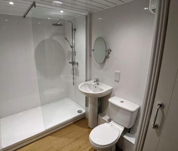 2 bedroom flat to rent - Photo 4