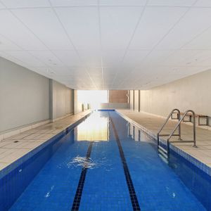 Freshly Painted 1 Bedroom in Prime Location - Photo 3