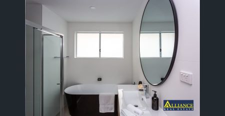 Contemporary Living - Photo 4