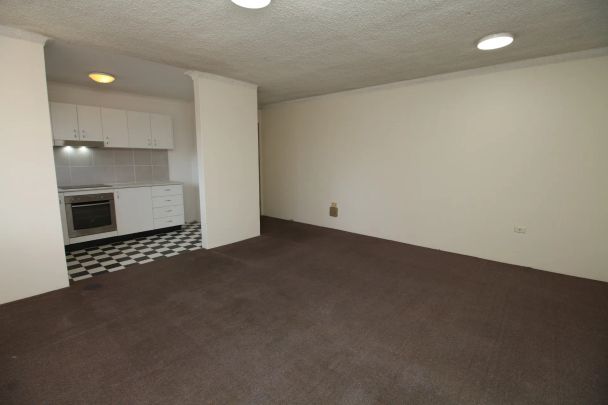 2-Bedroom Apartment in Prime Location, Just Minutes to Parramatta Westfield & Station! - Photo 1