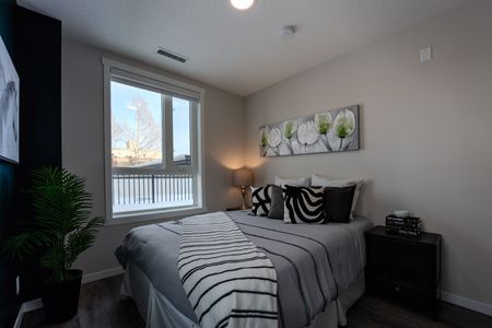 345 19 Ave, Calgary - Photo 2