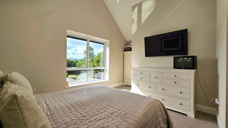 4 bedroom detached house to rent - Photo 3