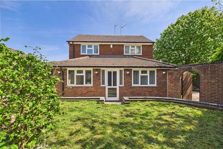 Burghfield Road, Reading, Berkshire, RG30 - Photo 2