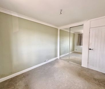 Keyes Drive, Kingswinford, DY6 7RT - Photo 2