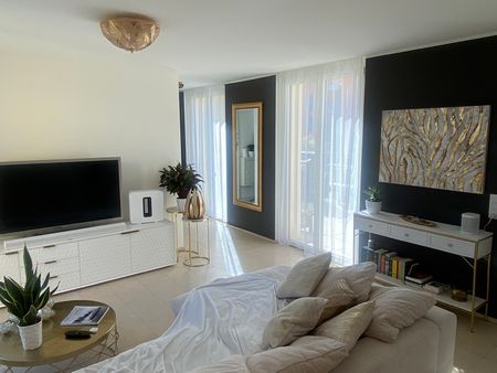 2½ ZIMMER-ATTIKAWOHNUNG IN WÄDENSWIL (ZH), MÖBLIERT, TEMPORÄR - Photo 2