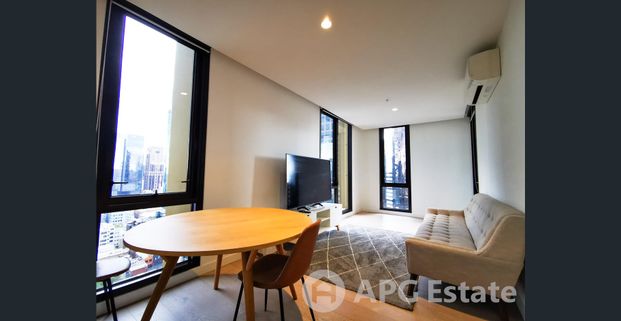 Fully Furnished 2-Bedroom Apartment with City Views in the Heart of Melbourne - Photo 1