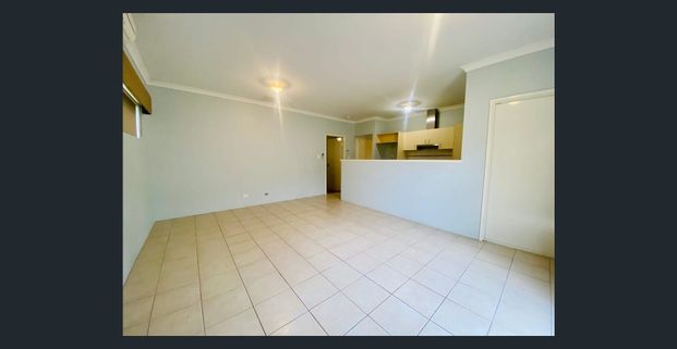 Stylish Villa in Small Boutique Complex of 3 - Photo 1