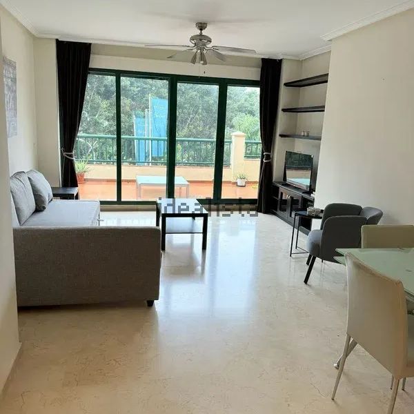 Alquiler de piso en Calle Ana Maria Matute, 2 - Photo 1