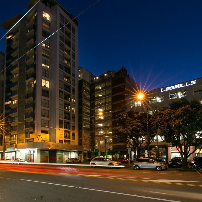 1-bedroom apartment in the sought after Soho complex. - Photo 1