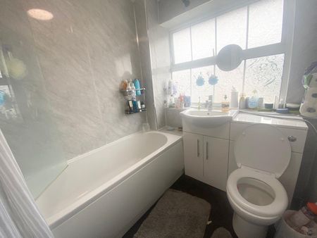 2 bedroom terraced house to rent - Photo 4