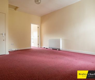 1 Bedroom First Floor Flat For Rent - Photo 1