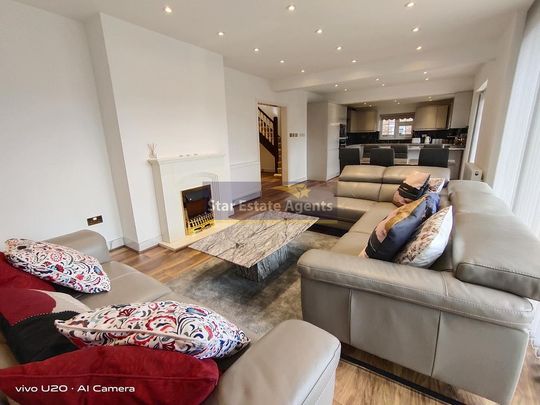 6 bedroom detached house to rent - Photo 1