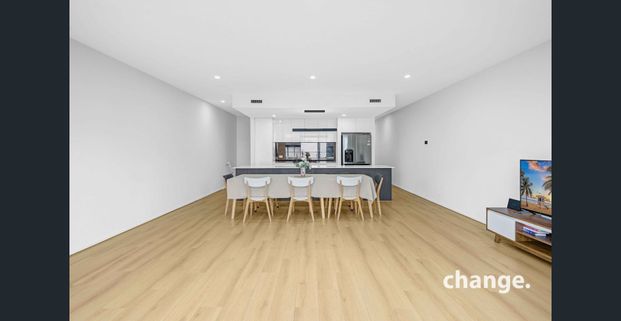 Comfort, Convenience & Contemporary Living - Photo 1