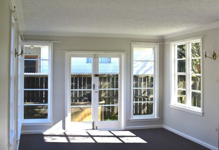 Looking for Warm and Sunny - Photo 2