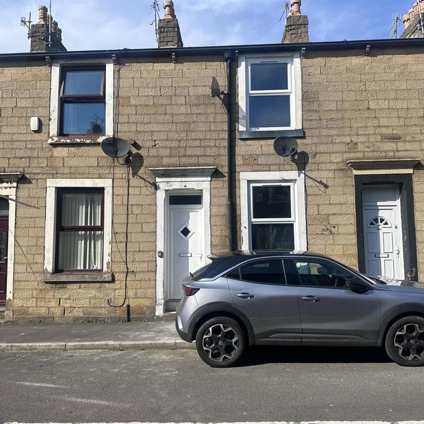 2 bed terraced house to rent in Pine Street, Burnley, BB11 - Photo 1