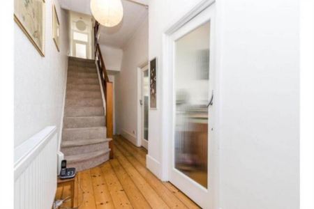 4 bedroom terraced house to rent - Photo 5