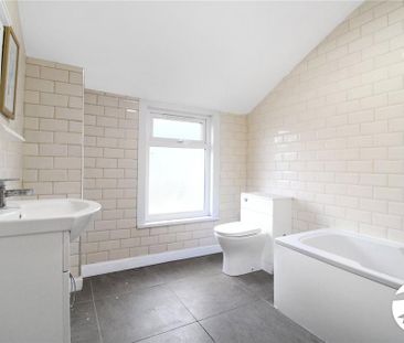 2 bedroom terraced house to rent - Photo 6