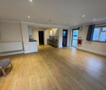 1 bedroom in a house share to rent - Photo 3