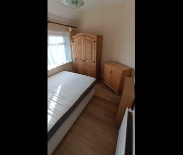 Room in a Shared House, Downton Road, BS4 - Photo 1