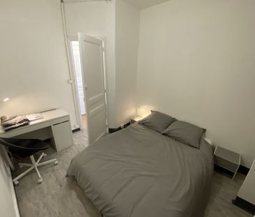 Appartement 2 pièces 33m2 MARSEILLE 4EME 683 euros - Photo 2