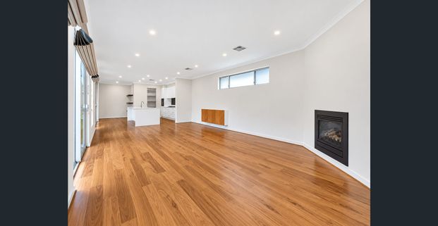 Contemporary 4-Bedroom Family Home in Greenacres - Photo 1