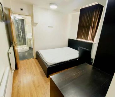 Large Premier Studio - Photo 4
