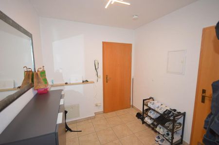 2-Zimmer-Dachgeschosswohnung ohne Aufzug, aber mit Loggia! Neumarkt-Kohlenbrunnermühle - Foto 3