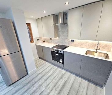 Parkside, Westcliff On Sea, Westcliff On Sea, Essex, SS0 - Photo 1