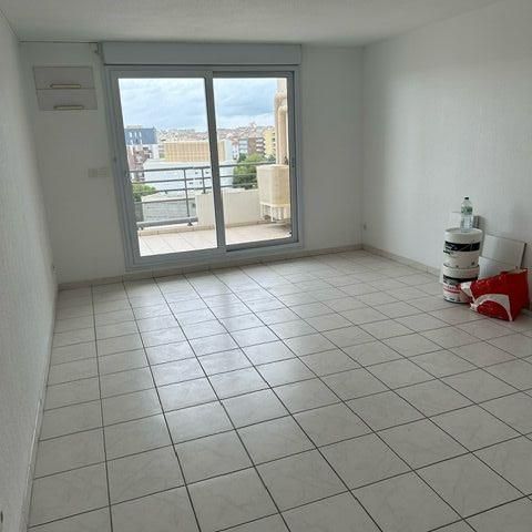 Appartement 3 pièces 69m2 MARSEILLE 5EME 1 130 euros - Photo 1