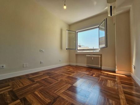 4 room luxury Flat for rent in Madrid, Spain - Photo 4