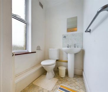 4 bedroom terraced house to rent - Photo 2