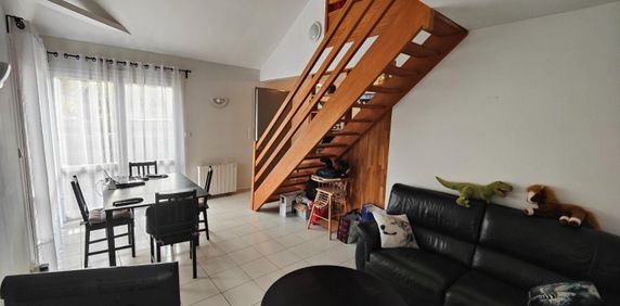 A BRUZ - MAISON / APPARTEMENT MEUBLE DE TYPE 2 EN DUPLEX avec terrasse et jardinet. TRES PROCHE... - Photo 2
