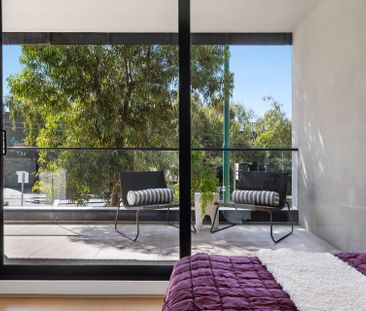 Luxurious Ground Floor Residence - Photo 3
