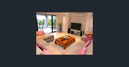 Beautiful Spacious Family home - Photo 3