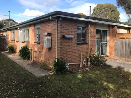 “BRAND NEW CARPET l SMALL BLOCK OF 3 l GREAT LOCATION” - Photo 5