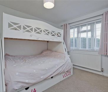 4 bedroom detached house to rent - Photo 4